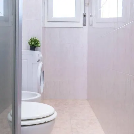 Altido Lovely For 6 Located In Vibrant Gallaratese Apartman *